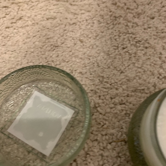 Voluspa French Cade & Lavender Macaron Candle - Picture 3 of 4